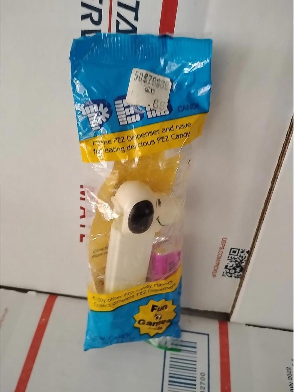 NEW Sealed Vintage Very Old  Snoopy PEZ Dispenser T6#24